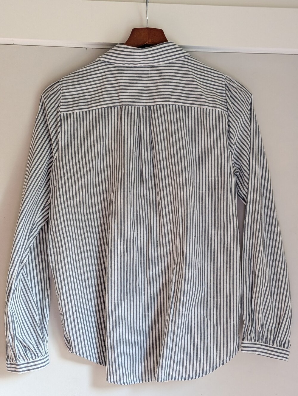 Madewell Puff-Sleeve Button-Down Shirt Grey & White Stripped Sz M - Picture 7 of 9